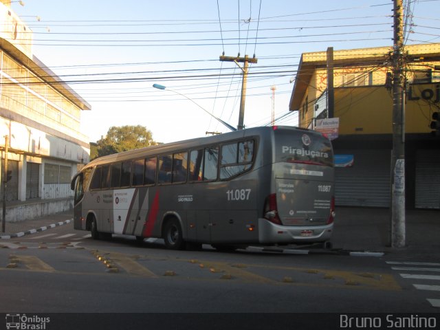 Viação Pirajuçara 11.087 na cidade de Taboão da Serra, São Paulo, Brasil, por Bruno Santino. Número da foto: #2618235.