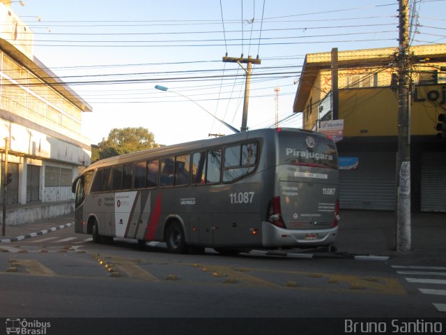 Viação Pirajuçara 11.087 na cidade de Taboão da Serra, São Paulo, Brasil, por Bruno Santino. ID da foto: 2618235.