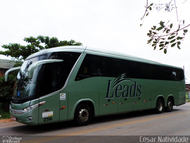 Leads Transportes 256 na cidade de Mariana, Minas Gerais, Brasil, por César Natividade. ID da foto: 2570814.