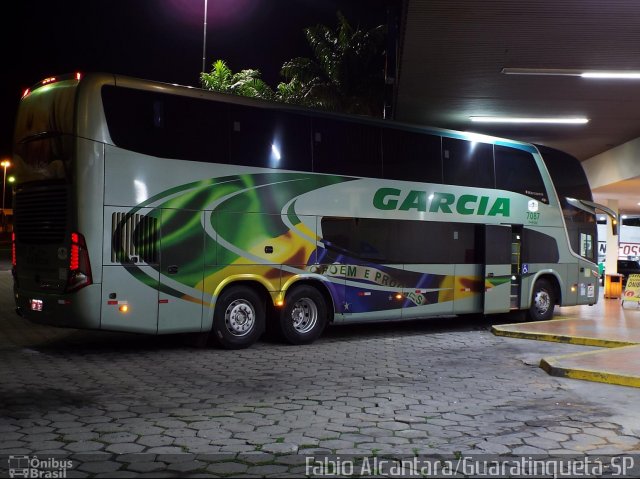Viação Garcia 7087 na cidade de Guaratinguetá, São Paulo, Brasil, por Fabio Alcantara. Número da foto: #2571582.