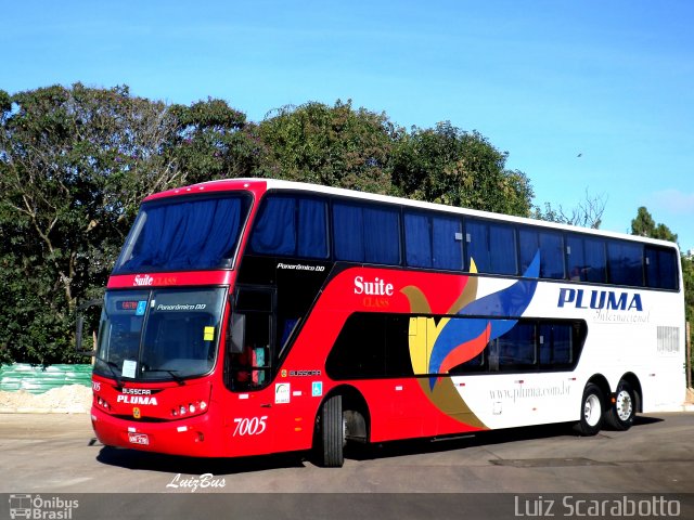 Pluma Conforto e Turismo 7005 na cidade de Curitiba, Paraná, Brasil, por Luiz Scarabotto . Número da foto: #2575686.
