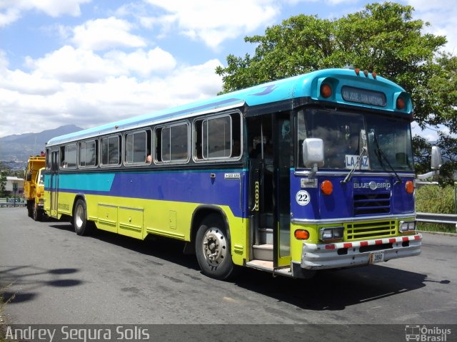 Transportes Zúñiga S.A. 22 na cidade de Ulloa, Heredia, Heredia, Costa Rica, por Andrey Segura Solís. Número da foto: #2576976.