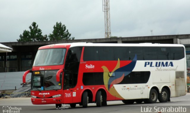 Pluma Conforto e Turismo 7016 na cidade de Curitiba, Paraná, Brasil, por Luiz Scarabotto . Número da foto: #2579602.