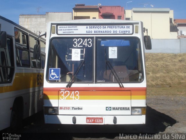 Prefeitura Municipal de São Bernardo do Campo 3243 na cidade de Santo André, São Paulo, Brasil, por Marco Antonio da Silva. Número da foto: #2620049.