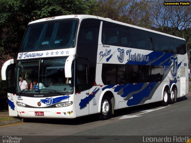 TJ Turismo 8080 na cidade de Curitiba, Paraná, Brasil, por Leonardo Fidelli. Número da foto: #2637987.