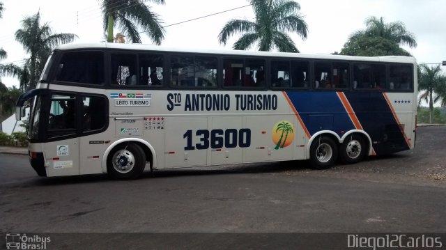 Santo Antônio Turismo 13600 na cidade de Lucélia, São Paulo, Brasil, por Diego Carlos Oliveira. Número da foto: #2637545.