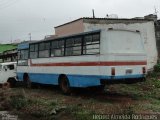 Ônibus Particulares  na cidade de Santana da Vargem, Minas Gerais, Brasil, por Hebert Almeida Rodrigues . Número da foto: #:id.