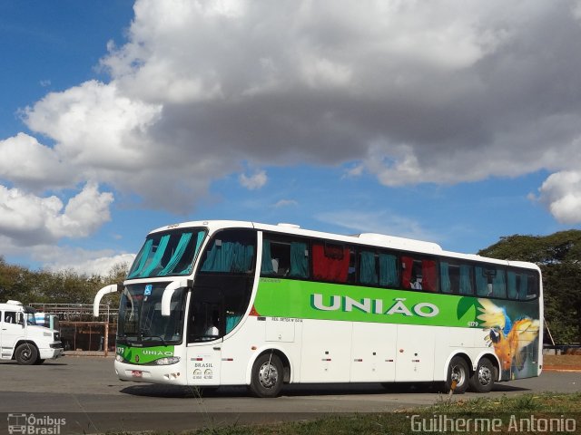 Empresa União de Transportes 4179 na cidade de Araxá, Minas Gerais, Brasil, por Guilherme Antonio. Número da foto: #2645363.