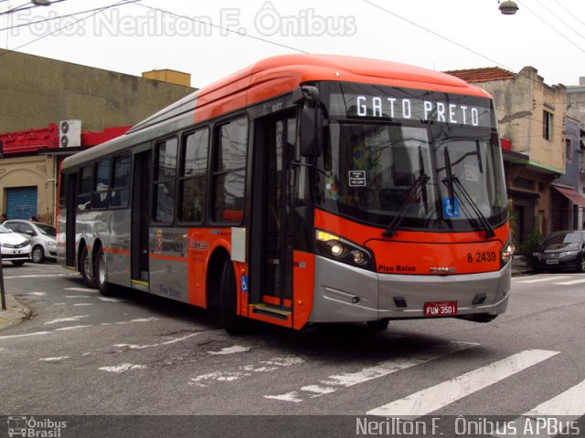 Viação Gato Preto 8 2439 na cidade de São Paulo, São Paulo, Brasil, por Nerilton F.  ônibus. ID da foto: 2647608.