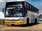 Ônibus Particulares 2393 na cidade de Caruaru, Pernambuco, Brasil, por Lenilson da Silva Pessoa. Número da foto: #:id.