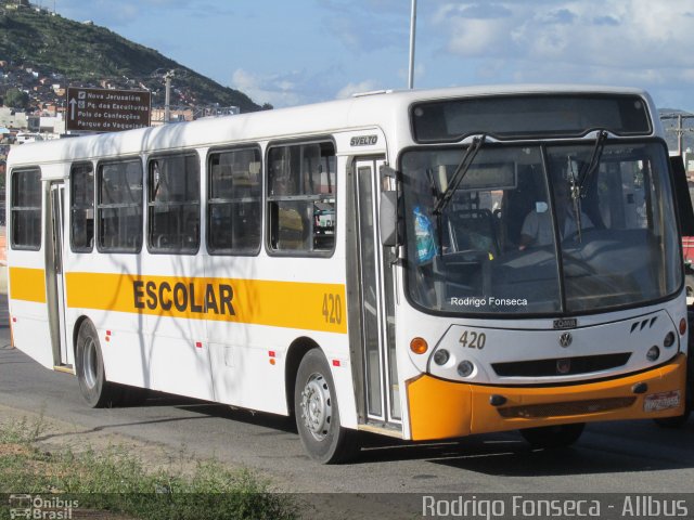 Escolares 420 na cidade de Caruaru, Pernambuco, Brasil, por Rodrigo Fonseca. Número da foto: #2653852.