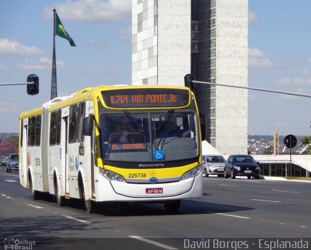 Viação Pioneira 225738 na cidade de Brasília, Distrito Federal, Brasil, por David Borges. Número da foto: #2622295.