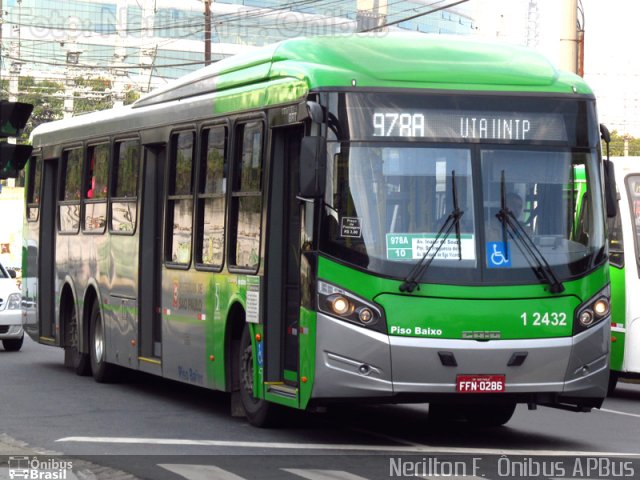 Viação Gato Preto 1 2432 na cidade de São Paulo, São Paulo, Brasil, por Nerilton F.  ônibus. Número da foto: #2657145.