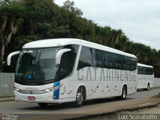 Auto Viação Catarinense 3349 na cidade de Curitiba, Paraná, Brasil, por Luiz Scarabotto . ID da foto: 2667545.