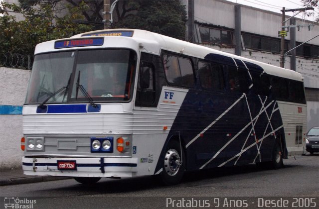 Ônibus Particulares 7324 na cidade de São Paulo, São Paulo, Brasil, por Cristiano Soares da Silva. ID da foto: 2670176.