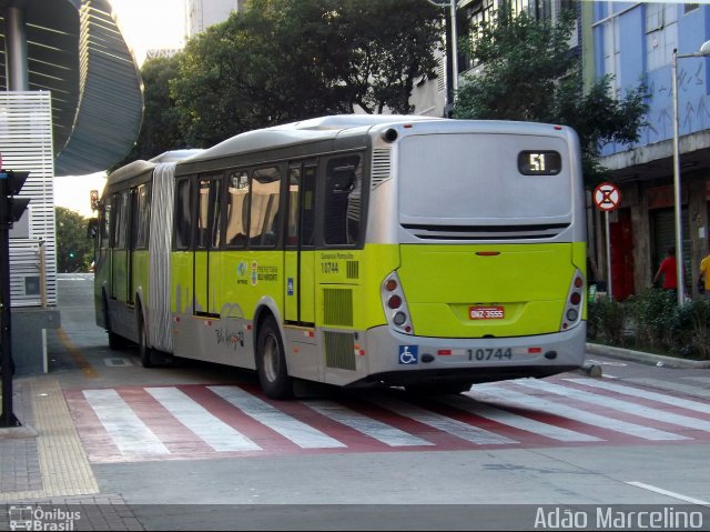 São Dimas Transportes 10744 na cidade de Belo Horizonte, Minas Gerais, Brasil, por Adão Raimundo Marcelino. ID da foto: 2624608.