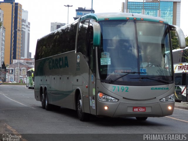 Viação Garcia 7192 na cidade de Curitiba, Paraná, Brasil, por Alexandre Rodrigo. Número da foto: #2623987.