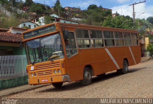 Ônibus Particulares 7348 na cidade de Sabinópolis, Minas Gerais, Brasil, por Maurício Nascimento. ID da foto: 2680026.