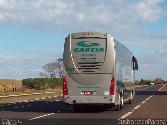 Viação Garcia 7262 na cidade de Arapongas, Paraná, Brasil, por Josino Vieira. ID da foto: 2679162.