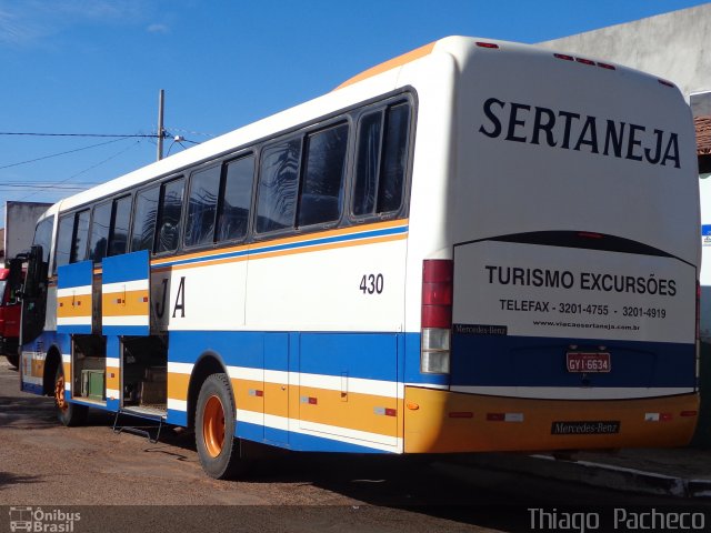 Viação Sertaneja 430 na cidade de Urucuia, Minas Gerais, Brasil, por Thiago  Pacheco. Número da foto: #2679862.