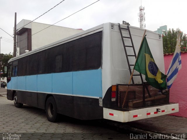 Ônibus Particulares URUGUAY na cidade de Praia Grande, São Paulo, Brasil, por Daniel Santos Sardi. Número da foto: #2625533.
