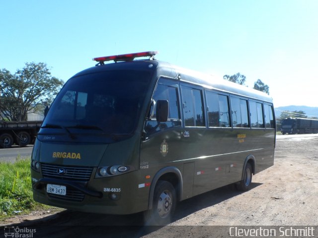 Brigada Militar BM6835 na cidade de Santa Maria, Rio Grande do Sul, Brasil, por Cleverton Schmitt. Número da foto: #2630600.