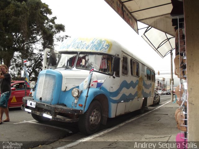 Autobuses sin identificación - Argentina RQE992 na cidade de Oriental, Cartago, Cartago, Costa Rica, por Andrey Segura Solís. Número da foto: #2680897.