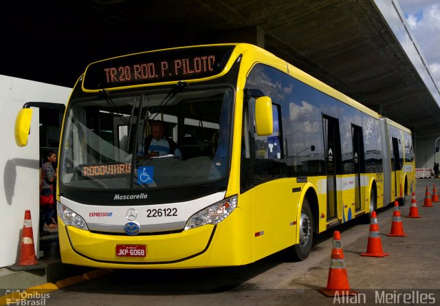 Viação Pioneira 226122 na cidade de Brasília, Distrito Federal, Brasil, por Allan  Meirelles. Número da foto: #2681900.