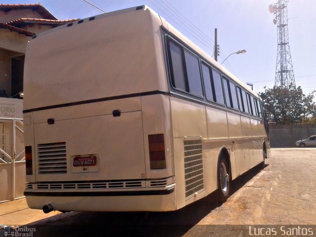 Lúcio Turismo 310 na cidade de Claro dos Poções, Minas Gerais, Brasil, por Lucas Santos. Número da foto: #2700705.