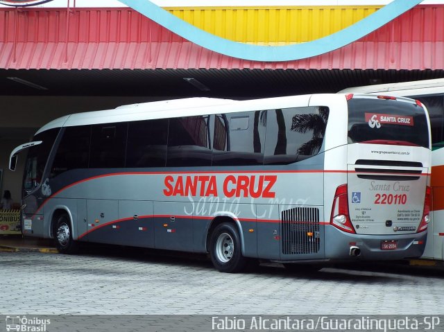 Viação Santa Cruz 220110 na cidade de Guaratinguetá, São Paulo, Brasil, por Fabio Alcantara. Número da foto: #2710694.