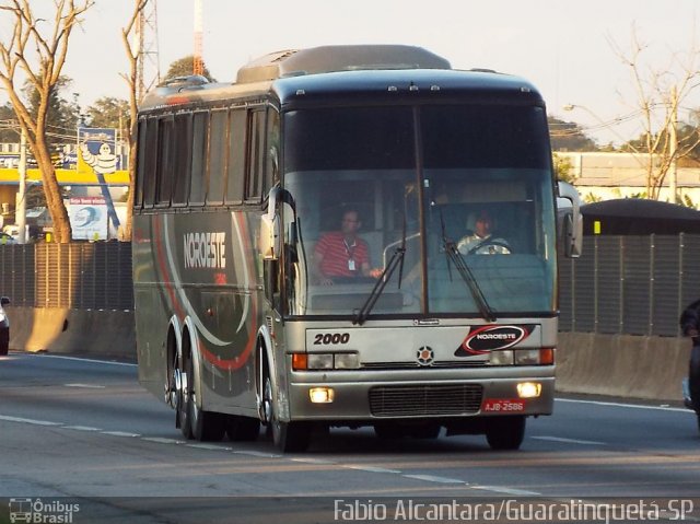 Noroeste Viagens e Turismo 2000 na cidade de Guaratinguetá, São Paulo, Brasil, por Fabio Alcantara. ID da foto: 2710690.