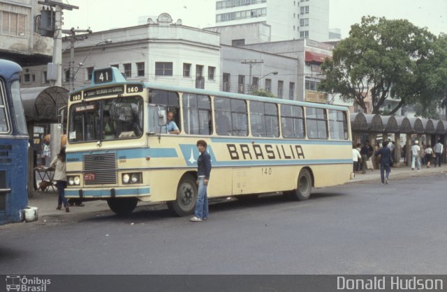Auto Ônibus Brasília 140 na cidade de Niterói, Rio de Janeiro, Brasil, por Donald Hudson. Número da foto: #2712848.