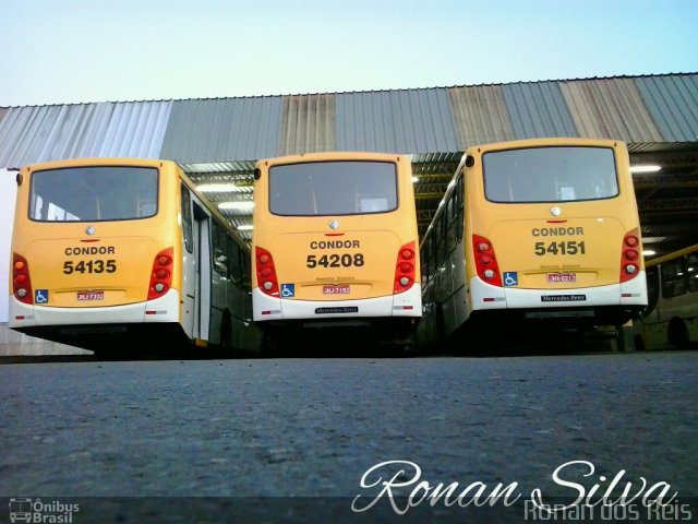 Condor Transportes Urbanos 54208 na cidade de Santa Maria, Distrito Federal, Brasil, por Ronan dos Reis. Número da foto: #2717802.