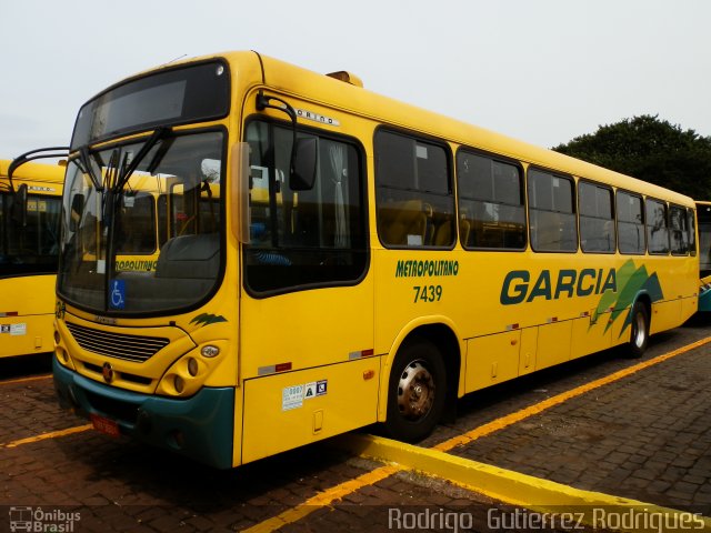 Viação Garcia 7439 na cidade de Maringá, Paraná, Brasil, por Rodrigo  Gutierrez Rodrigues. Número da foto: #2718548.