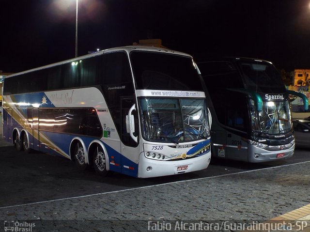 West Sul 7528 na cidade de Aparecida, São Paulo, Brasil, por Fabio Alcantara. Número da foto: #2723640.