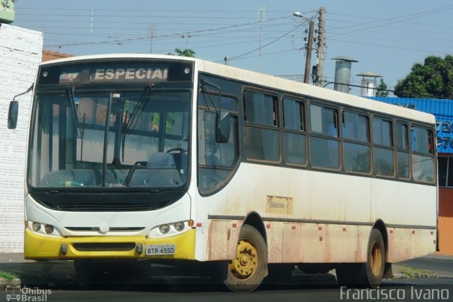 Ônibus Particulares SINDUSTRIAL na cidade de Paraguaçu Paulista, São Paulo, Brasil, por Francisco Ivano. Número da foto: #2726386.