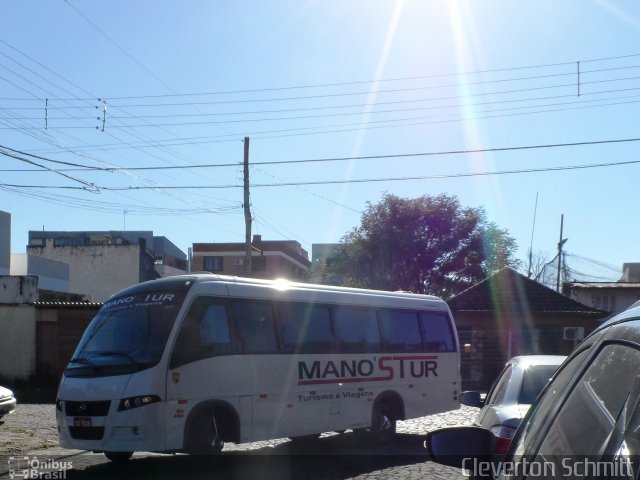 Mano's Tur Turismo e Viagens 400 na cidade de Santa Maria, Rio Grande do Sul, Brasil, por Cleverton Schmitt. Número da foto: #2727166.