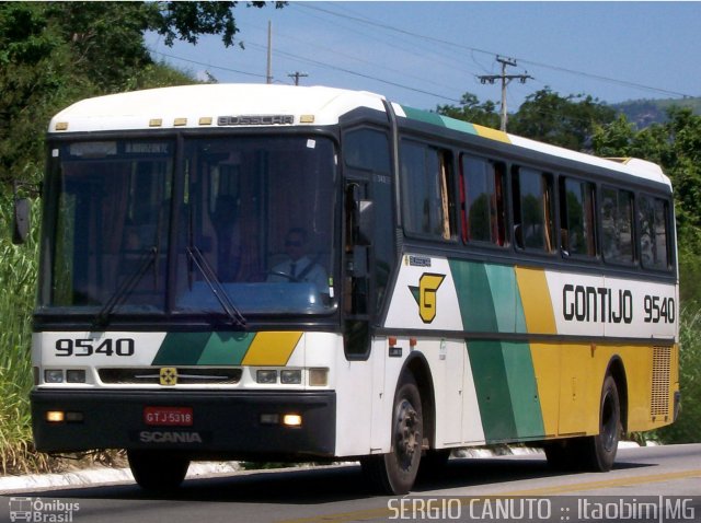 Empresa Gontijo de Transportes 9540 na cidade de Itaobim, Minas Gerais, Brasil, por Sérgio Augusto Braga Canuto. ID da foto: 2731333.