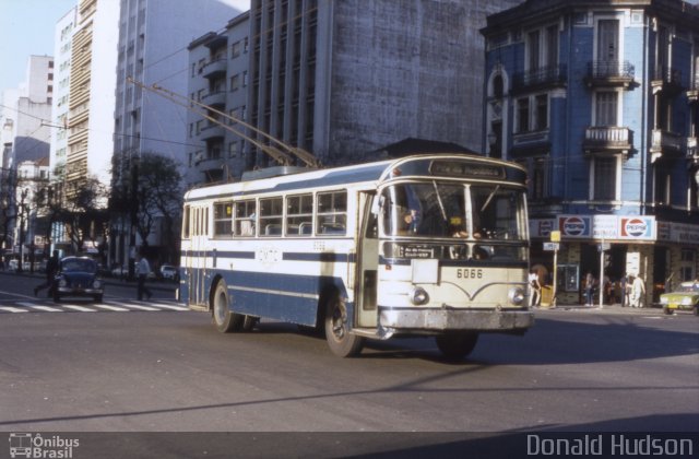 CMTC - Companhia Municipal de Transportes Coletivos 6066 na cidade de São Paulo, São Paulo, Brasil, por Donald Hudson. ID da foto: 2735620.