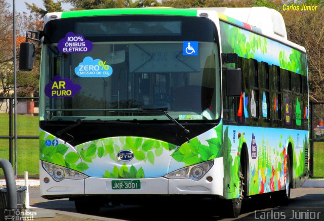 TCB - Sociedade de Transportes Coletivos de Brasília 3001 na cidade de Brasília, Distrito Federal, Brasil, por Carlos Júnior. Número da foto: #2738273.