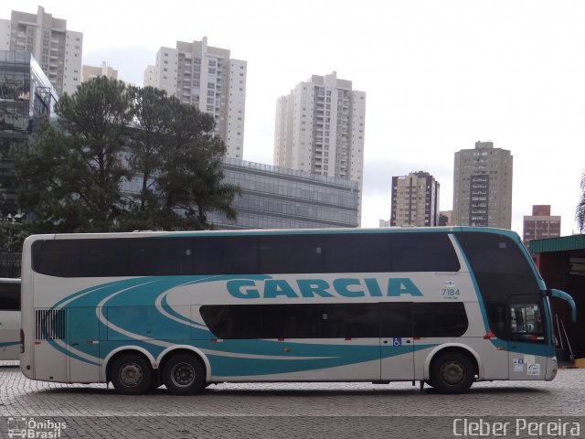 Viação Garcia 7184 na cidade de Curitiba, Paraná, Brasil, por Cleber Luiz Pereira. Número da foto: #2686301.
