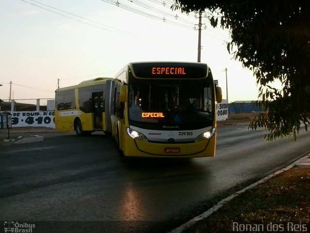 Viação Pioneira 226165 na cidade de Santa Maria, Distrito Federal, Brasil, por Ronan dos Reis. Número da foto: #2739860.