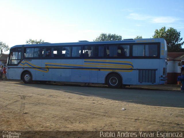 Ônibus Particulares Turismo Juan Espinoza na cidade de Pichilemu, Cardenal Caro, Libertador General Bernardo O'Higgins, Chile, por Pablo Andres Yavar Espinoza. ID da foto: 2741473.