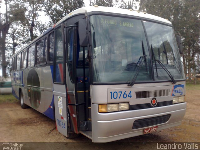 Real Transporte e Turismo 10764 na cidade de Santo Ângelo, Rio Grande do Sul, Brasil, por Leandro Melo Valls. Número da foto: #2687037.