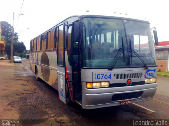 Real Transporte e Turismo 10764 na cidade de Santo Ângelo, Rio Grande do Sul, Brasil, por Leandro Melo Valls. Número da foto: #2688349.