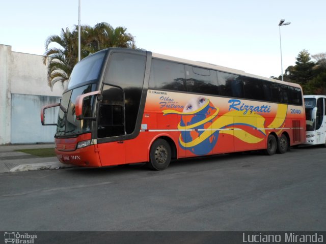 Rizzatti Turismo 2040 na cidade de Viçosa, Minas Gerais, Brasil, por Luciano Miranda. ID da foto: 2767740.