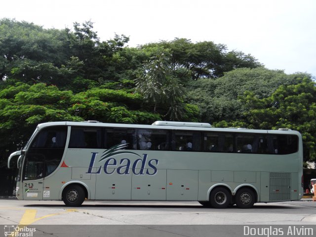 Leads Transportes 213 na cidade de São Paulo, São Paulo, Brasil, por Douglas Alvim. ID da foto: 2768805.