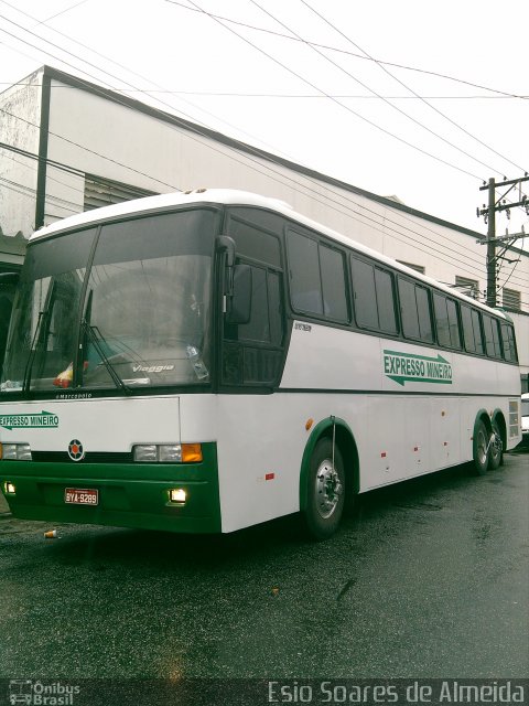 Expresso Mineiro 8802 na cidade de São Paulo, São Paulo, Brasil, por Esio Soares de Almeida. Número da foto: #2769147.
