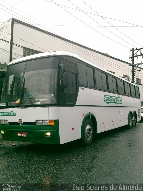 Expresso Mineiro 8802 na cidade de São Paulo, São Paulo, Brasil, por Esio Soares de Almeida. ID da foto: 2769147.