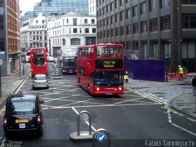 Stagecoach 17754 na cidade de London, Greater London, Inglaterra, por Fábio Takahashi Tanniguchi. ID da foto: 2771402.